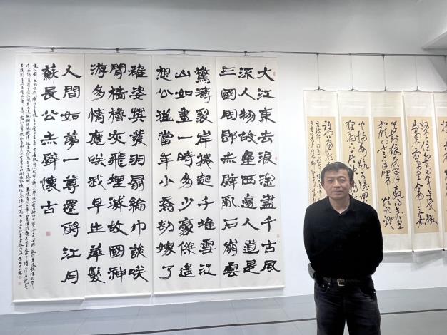 官網-謝榮恩的書法作品可以欣賞文字出於古典又遊於現代的風格形式