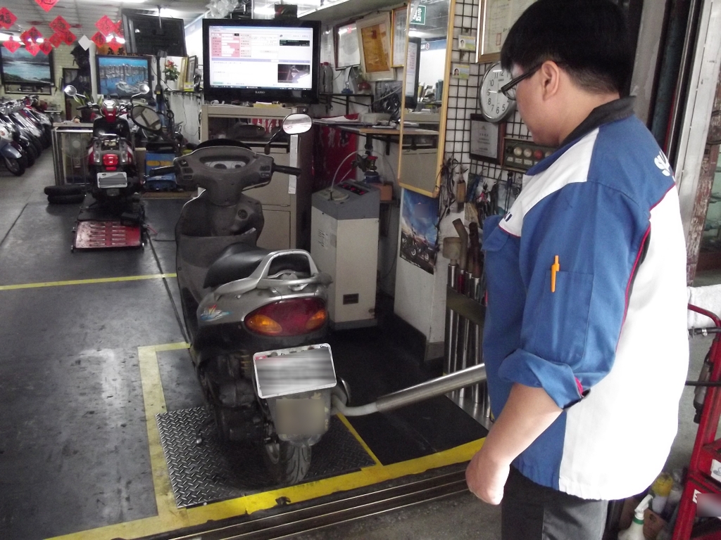 維護空氣品質 環境部預告修正「機車排放空氣污染物檢驗站設置及管理辦法」草案(圖：桃園市政府環保局)
