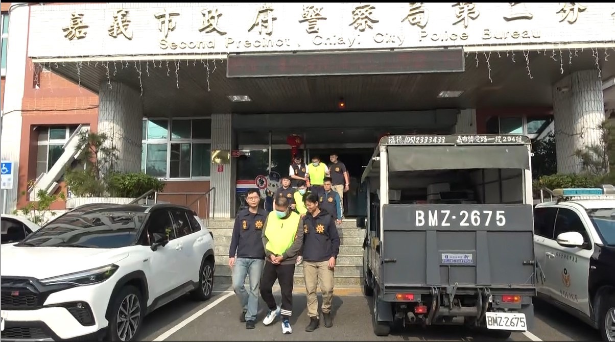 偵破人頭、車手拘禁案 嘉二警逮詐團查扣毒品、豪車
