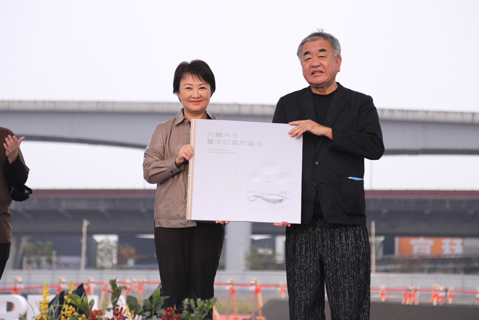 萬人見證歷史！ 等了19年台中巨蛋開工 盧市長兌承諾：完成最後一塊拼圖