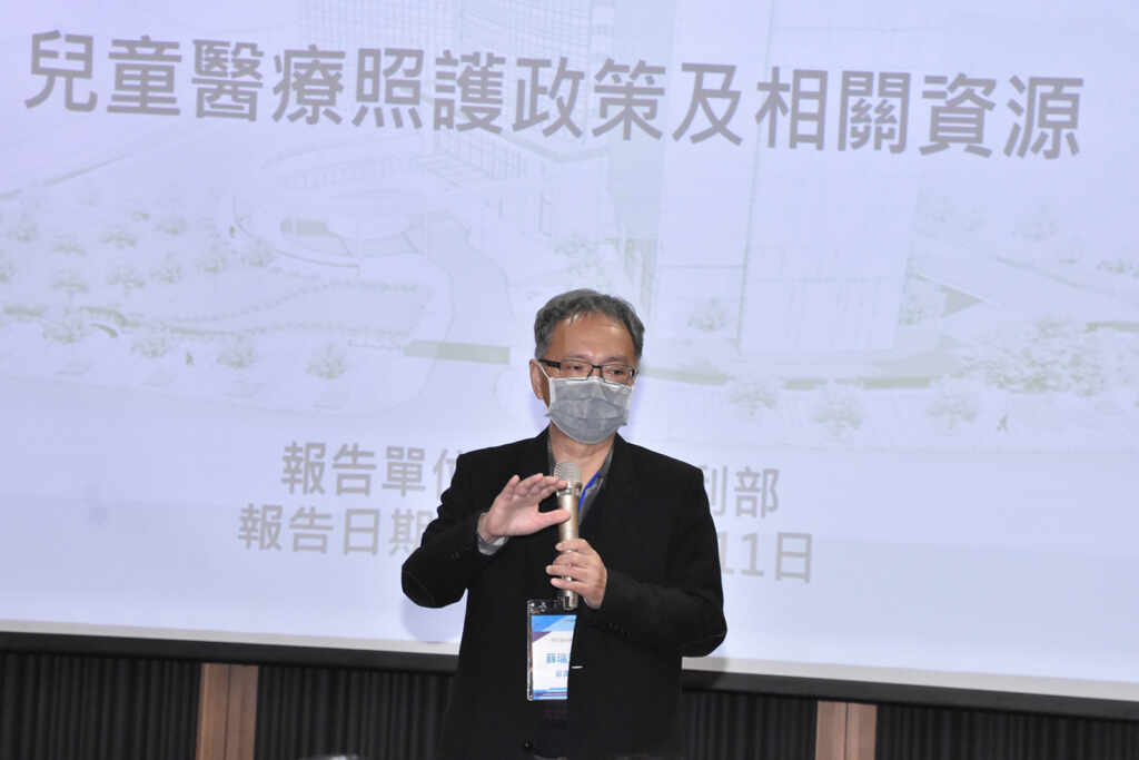 ▲薛瑞元部長提出,醫院兒科團隊,不只是醫師一人,包含護理師、專科護理師,都須全面強健和強化功能。(彰基醫院提供)
