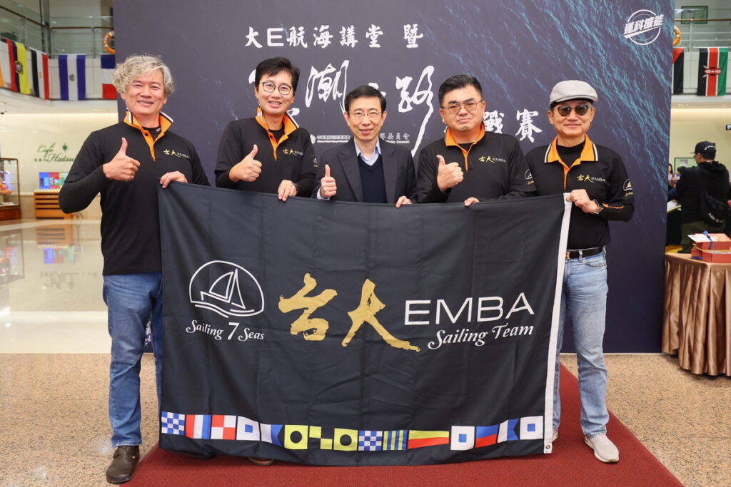 帆船是現代奧林匹克運動會(奧運)的比賽種類之一,由於奧運已是一種世界性的文化象徵,也是傳遞奧林匹克精神和價值「卓越、友誼、尊重」的最佳場域。