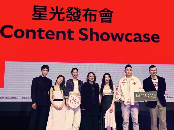 圖說:由文策院舉辦的星光發佈會(台灣影視作品發布會),包括「婚內失戀」、「租屋怪談」、「完全省錢戀愛手冊」三組劇組演員鳳小岳(右一)、林子閎(左一)、郭書瑤(左二)、李庭妮(左三)、李杏(右三)出席活動。(照片提供/臺灣郵報) 圖說:由文策院舉辦的星光發佈會(台灣影視作品發布會),包括「婚內失戀」、「租屋怪談」、「完全省錢戀愛手冊」三組劇組演員鳳小岳(右一)、林子閎(左一)、郭書瑤(左二)、李庭妮(左三)、李杏(右三)出席活動。(照片提供/臺灣郵報)