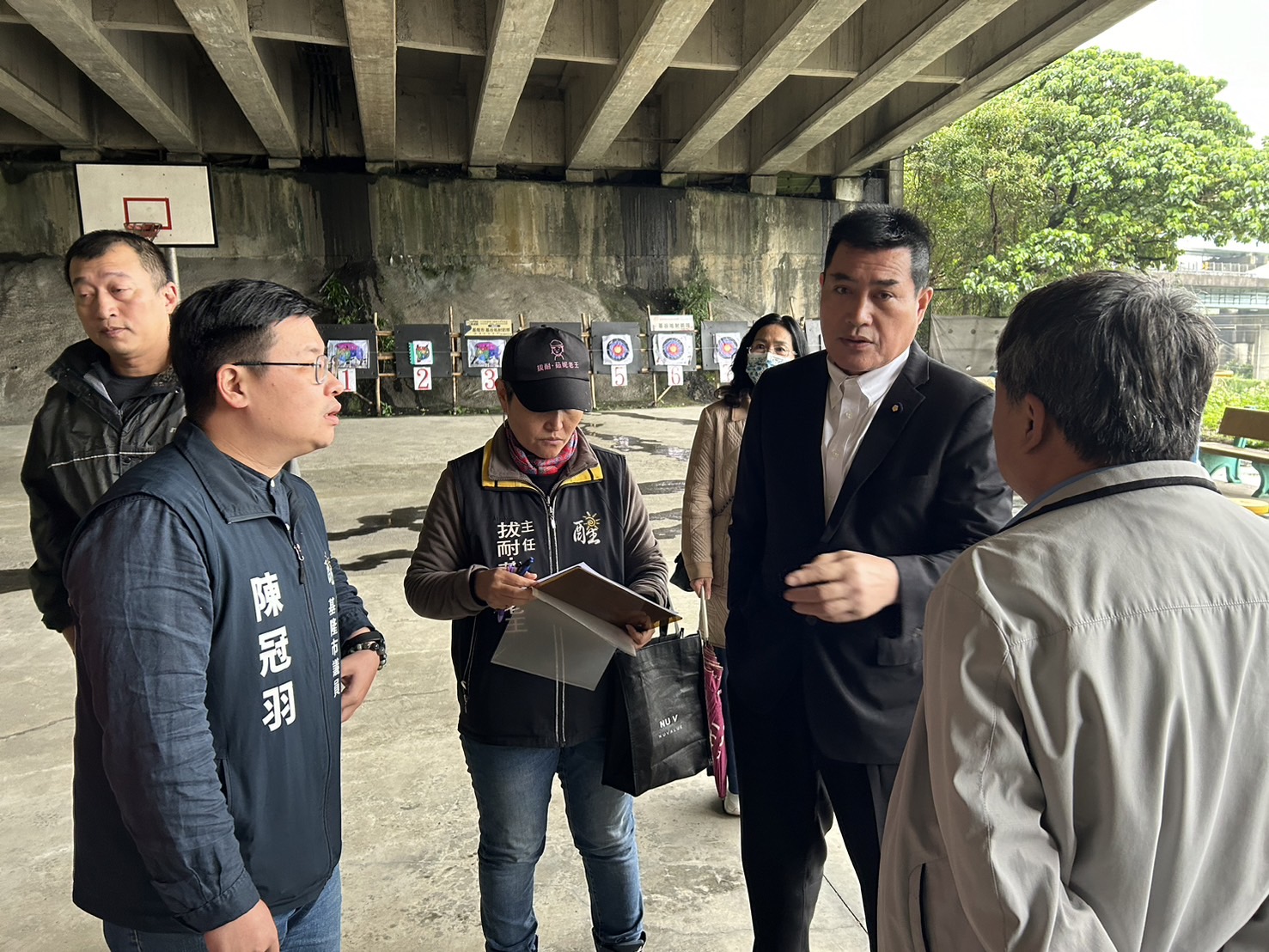 黃仁表示,交通部公路總局已成廓收到基隆市府申請後,將於下周三完成橋下空間使用許可。(圖/黃仁國會辦公室提供)