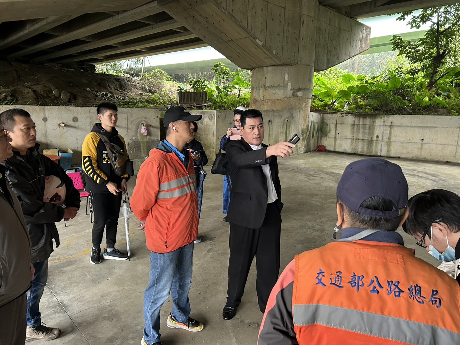 黃仁和陳冠羽議員皆強調,該原住民射箭場地啟用後,屆時務必保障使用者權益及降低對周遭里民之影響。(圖/黃仁國會辦公室提供)