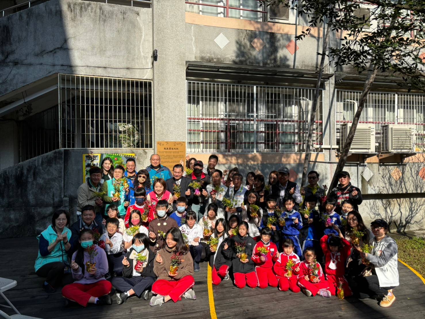 丹鳳國小植樹節活動    龍鳳園揭牌儀式