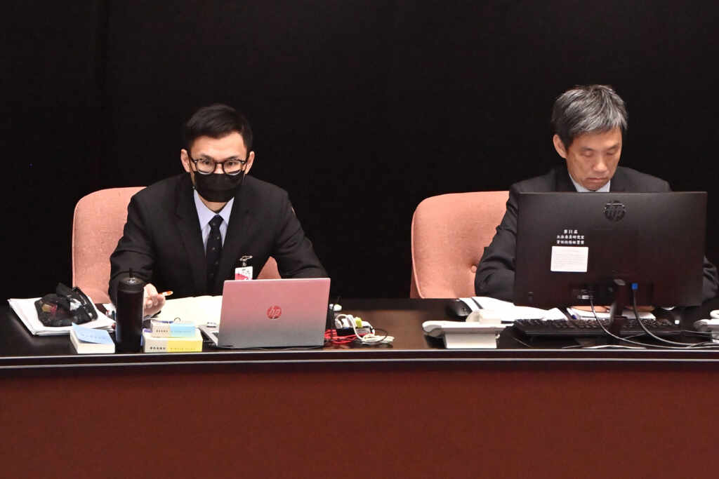 ▲韓國瑜、江啟臣共推國六東延、環島高鐵。（立法院提供）