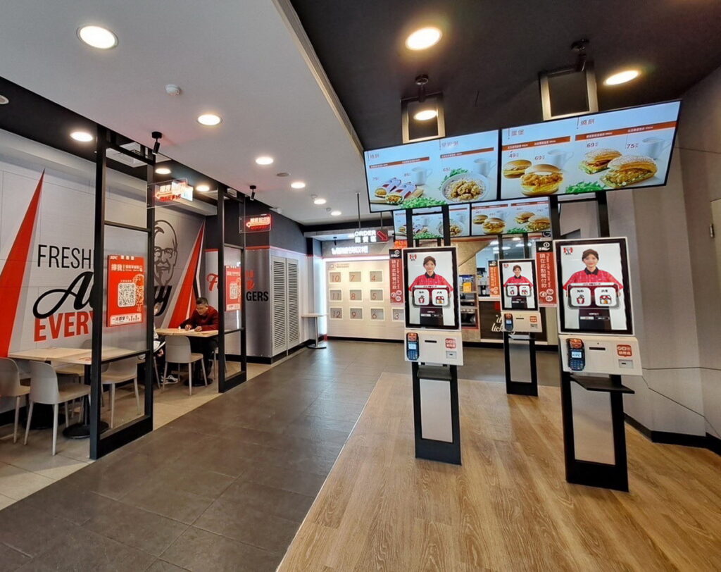 「KFC數位未來店2.0」全新面貌(圖為肯德基台中豐原餐廳)