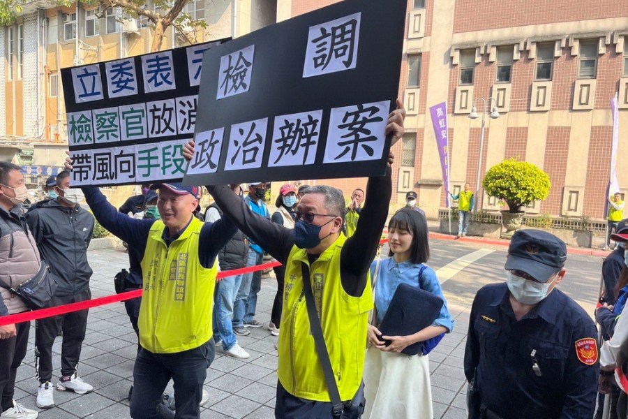 高虹安出庭 新竹里長議員組團北上力挺 222 高虹安出庭 新竹里長議員組團北上力挺 221