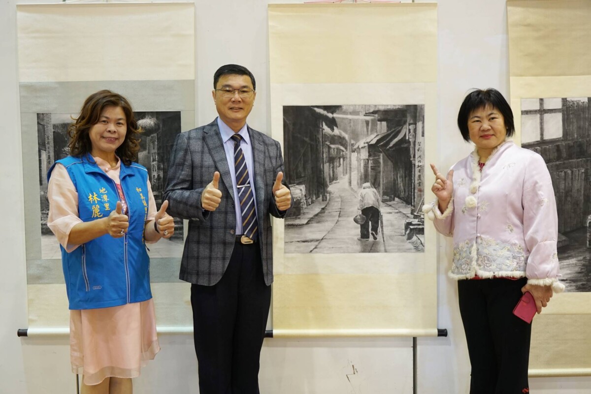 ▲鹿港鎮長許志宏表示，林麗雲水墨畫策展成功，是勇於實踐藝術理想的最佳體現，她秉持對繪畫的熱忱，長年持續精進繪畫技巧，創作許多豐富優秀的作品。（記者林明佑翻攝）