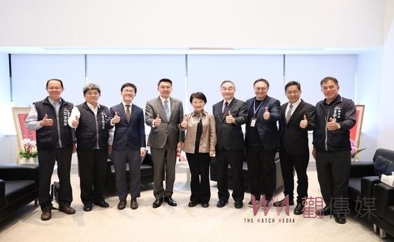 星國駐台代表葉偉傑拜會中市長盧秀燕 暢聊台星美食並盼持續深化交流學習