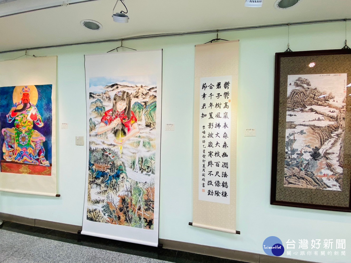 周英林師生聯展內容豐富,涵蓋多樣性題材。