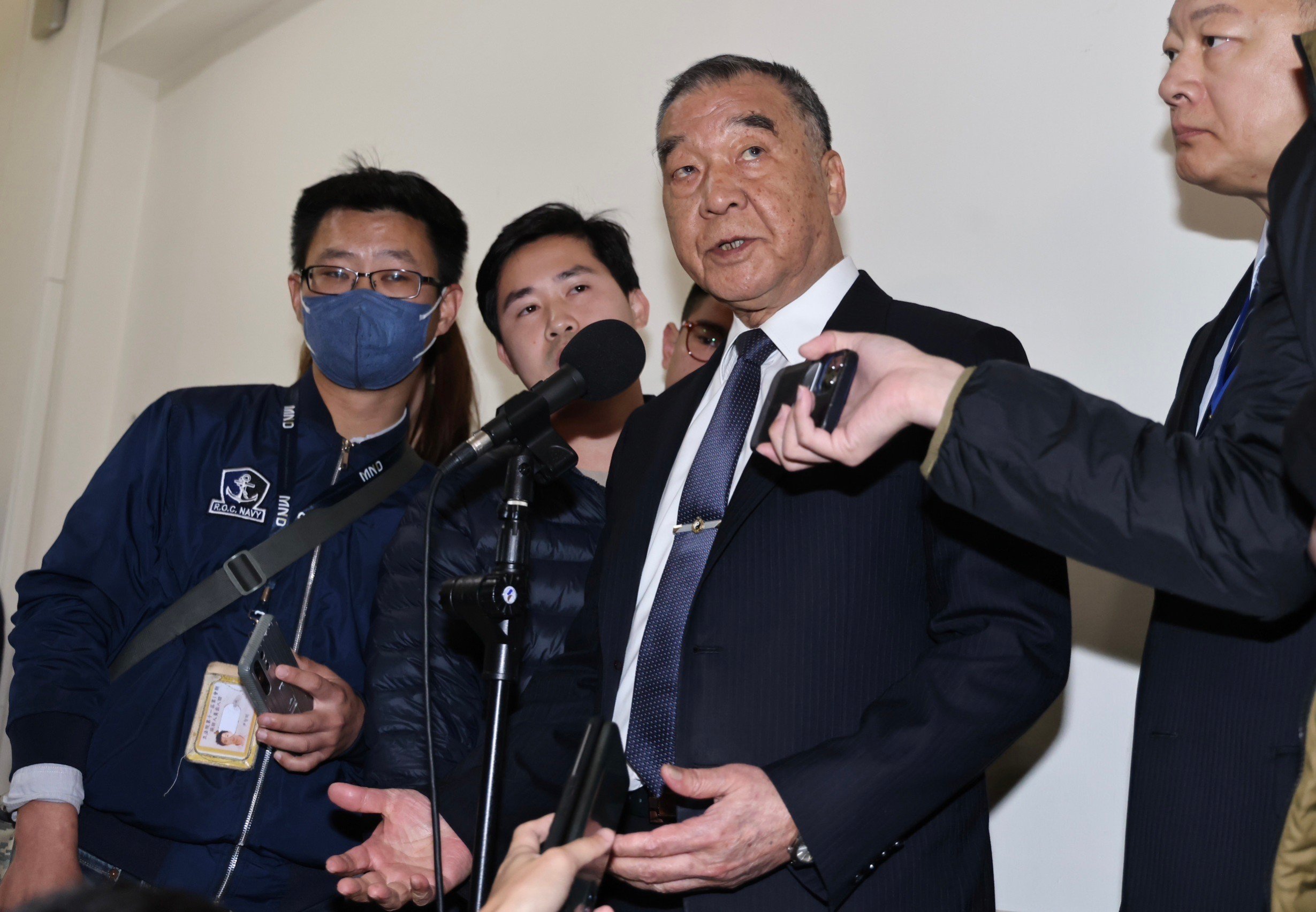國防部長邱國正今日赴立院進行專案報告,會前受訪。林啟弘攝