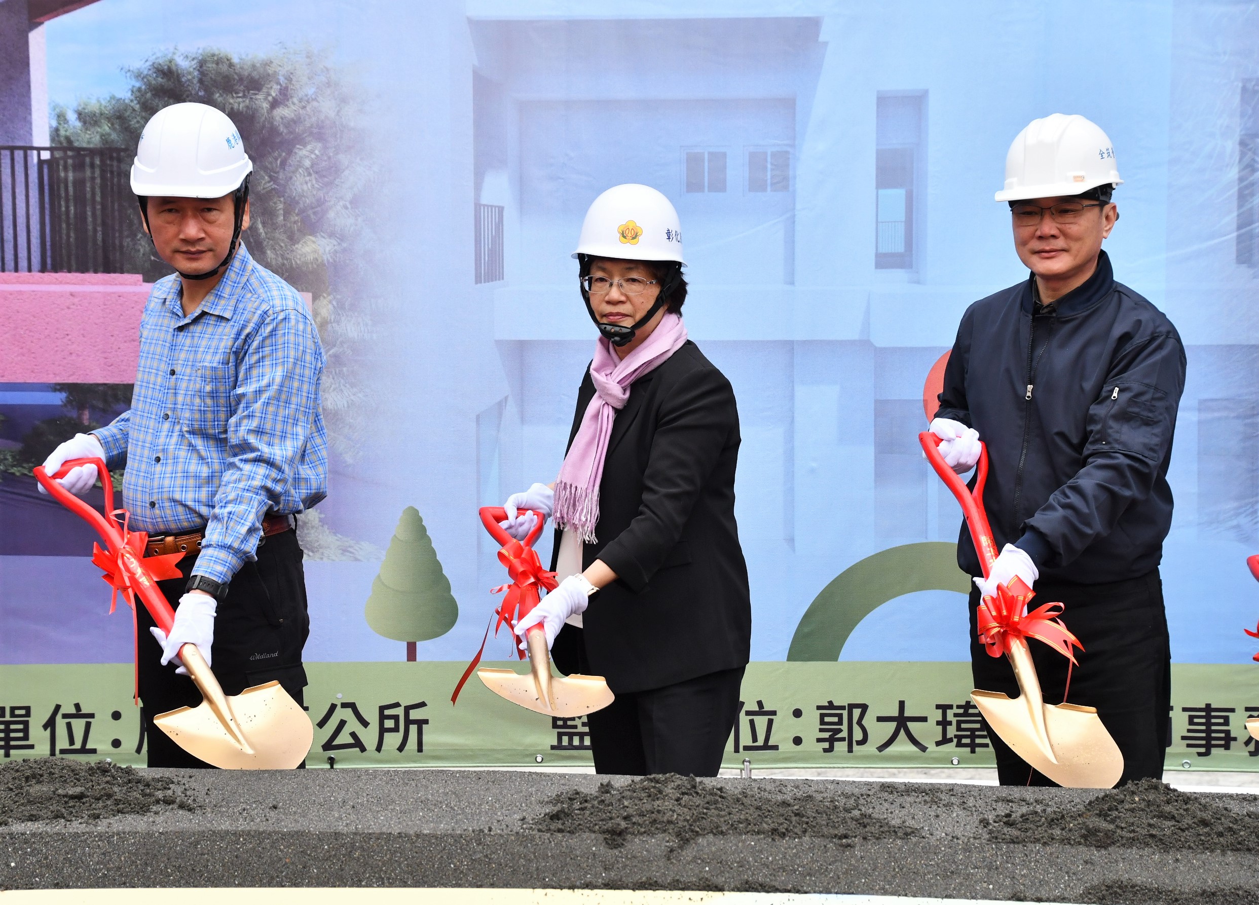 ▲鹿港鎮公所舉行新厝社區活動中心興建工程動土典禮，將成為社區內長輩及里民長照關懷、學習與休憩等多元服務之重要場所。（記者張溎壕攝）