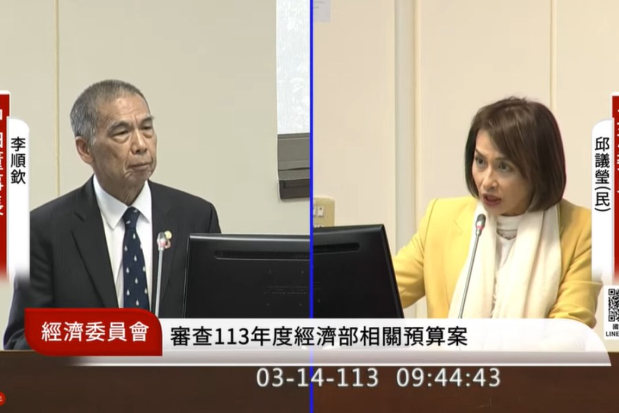 全台首座加氫站將登場 中油董座曝第三季坐落這縣市 204 立法院經濟委員會14日審查「113年度中央政府總預算案附屬單位預算營業部分關於經濟部主管:台灣中油股份有限公司」,民進黨立委邱議瑩質詢。