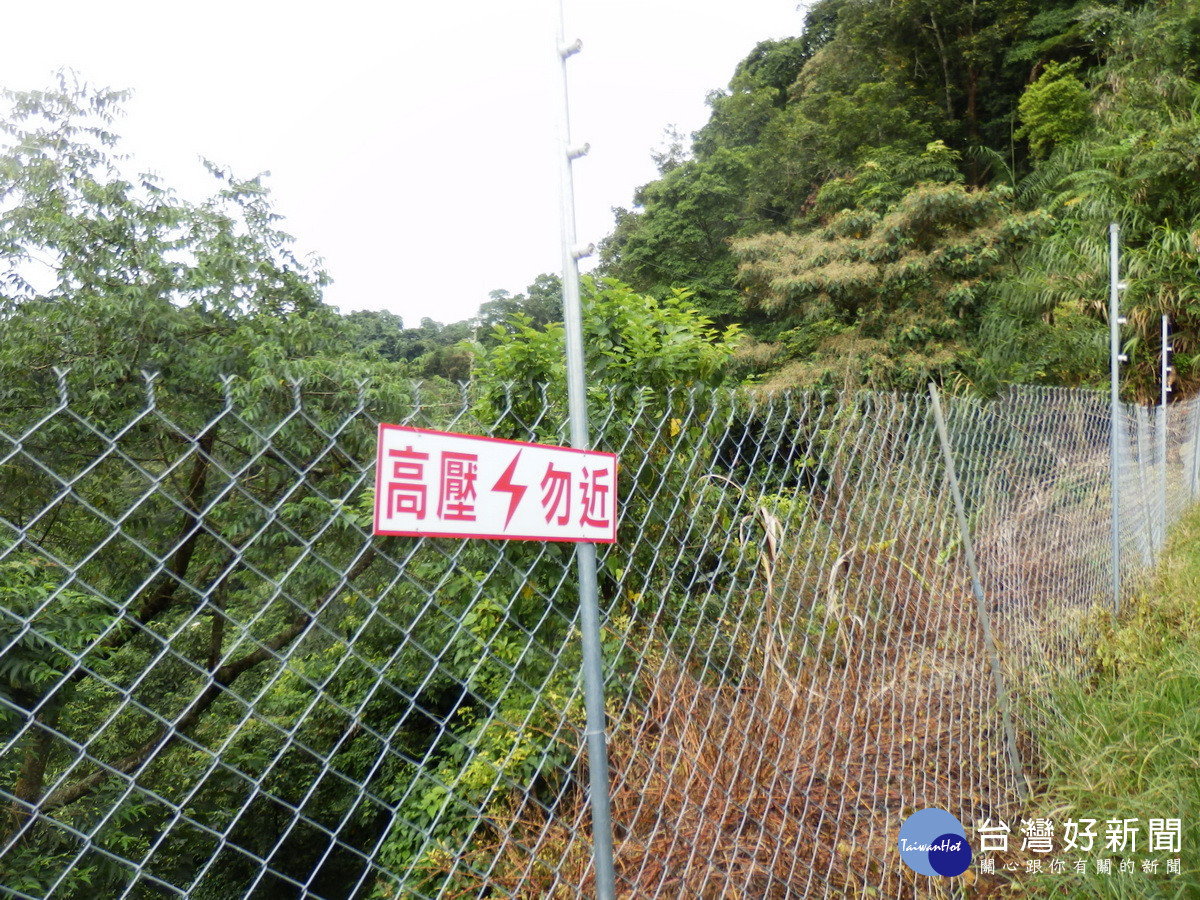 觸及電圍網可達嚇阻效果。(縣府提供)