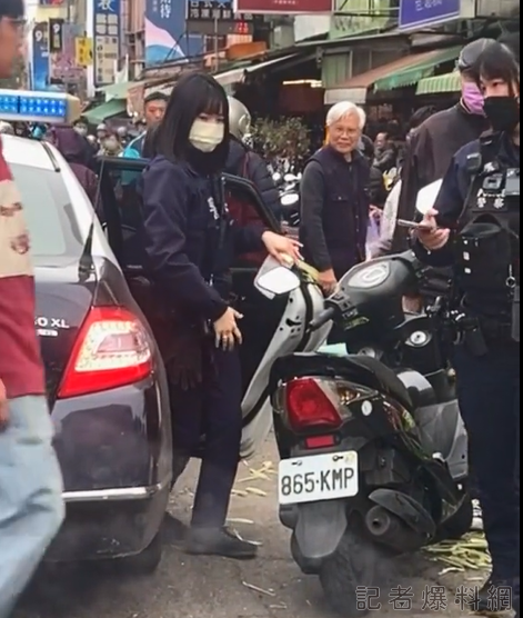 女警 取締違規 傳統市場 帥氣