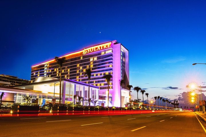 馬尼拉灣區熱門景點-晨麗度假娛樂城(Solaire Resort)。 圖:菲律賓觀光部/提供
