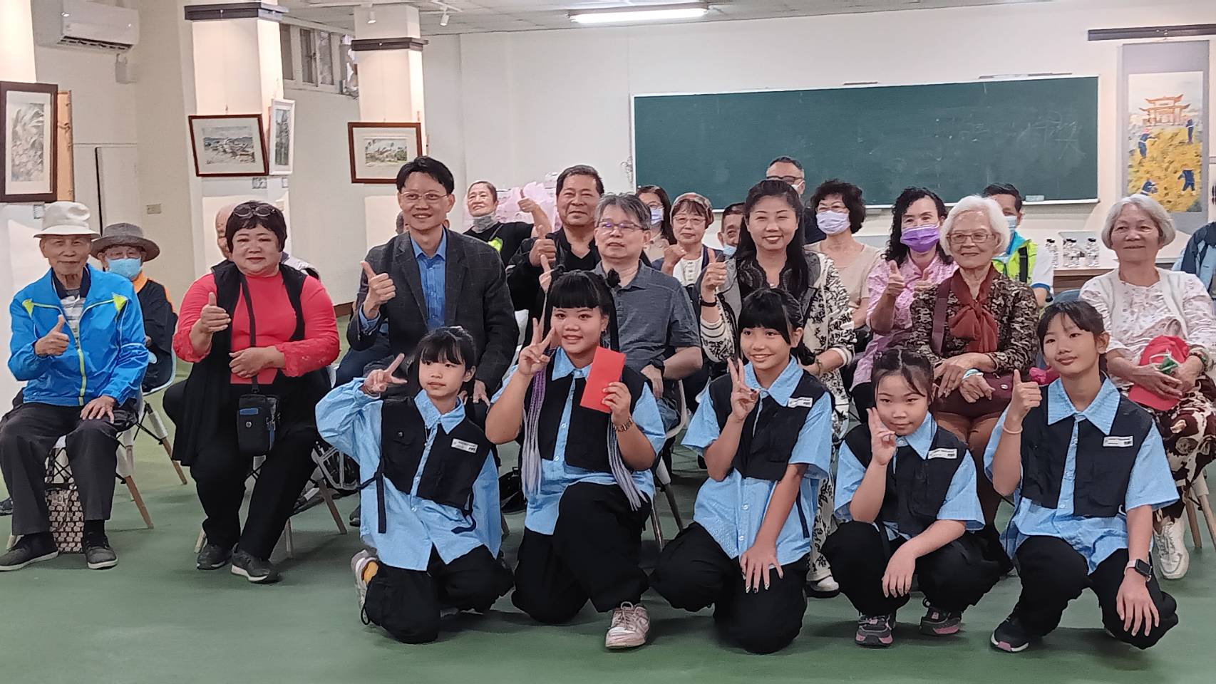 ▲大同國小會場合影(記者 黃婉柔攝影)