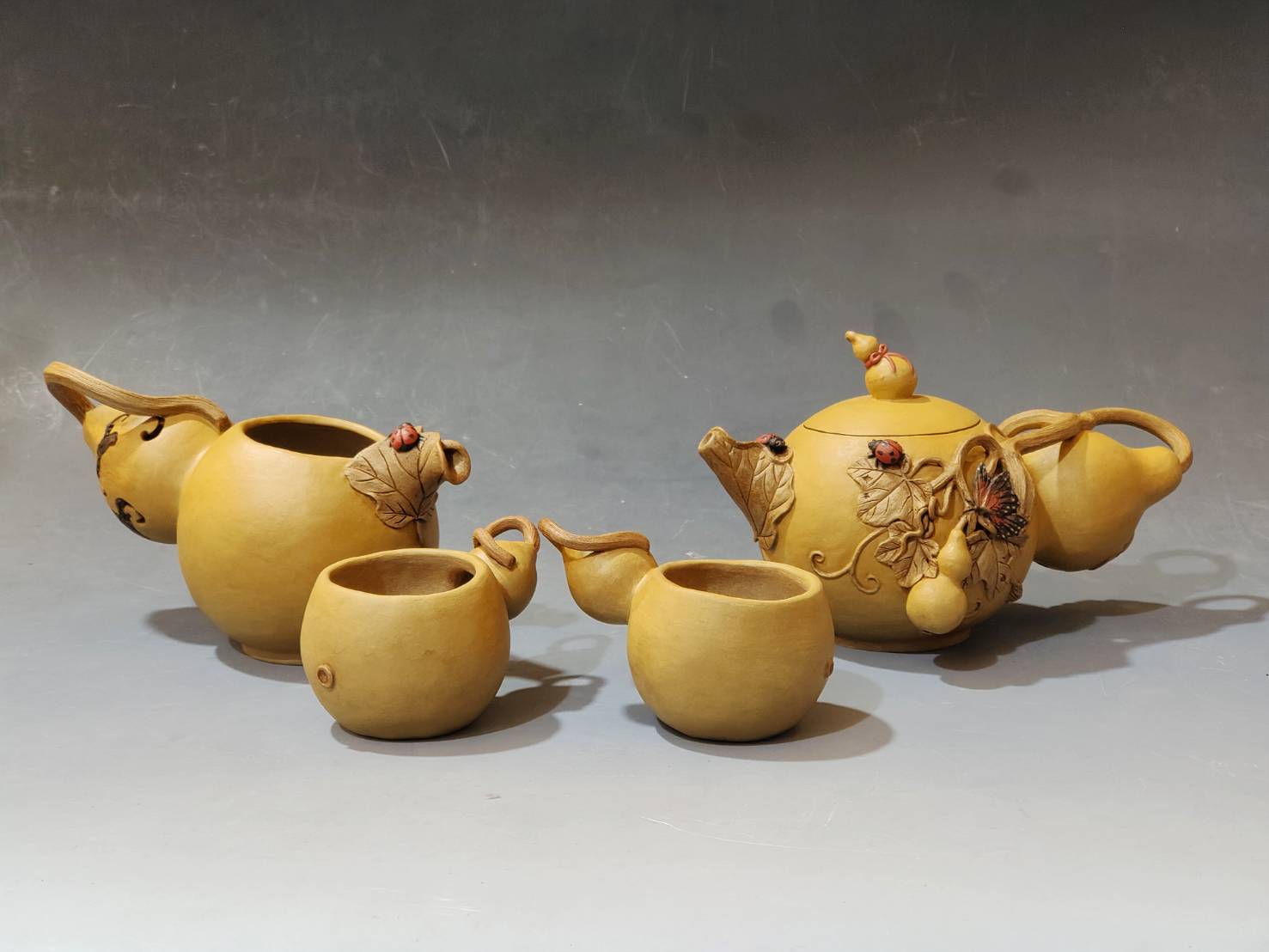 ▲「讀泥-許宗煥陶藝個展」在彰化工藝展覽館展出，展出20件作品以手捏壺及拉坯壺為主軸，引領觀眾透過作品感受到泥土的生命力。（許宗煥提供）