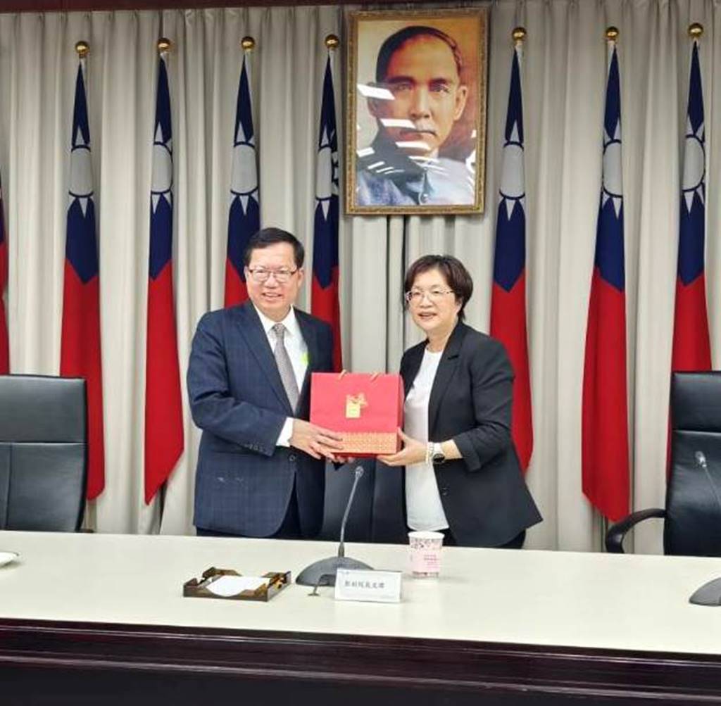 ▲彰化縣長王惠美拜會行政院副院長鄭文燦。(彰化縣政府提供)