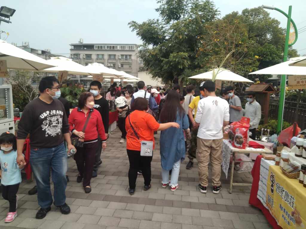 ▲青農市集展售農特產。(台中市政府提供)