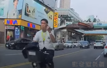 逆向 台中市 鐵馬帝王 比中指