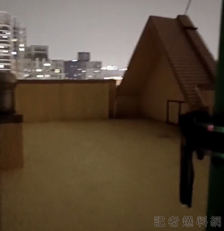 ▲曹男當時站在此位置拿著信號棒引燃。（圖／記者金東天翻攝）