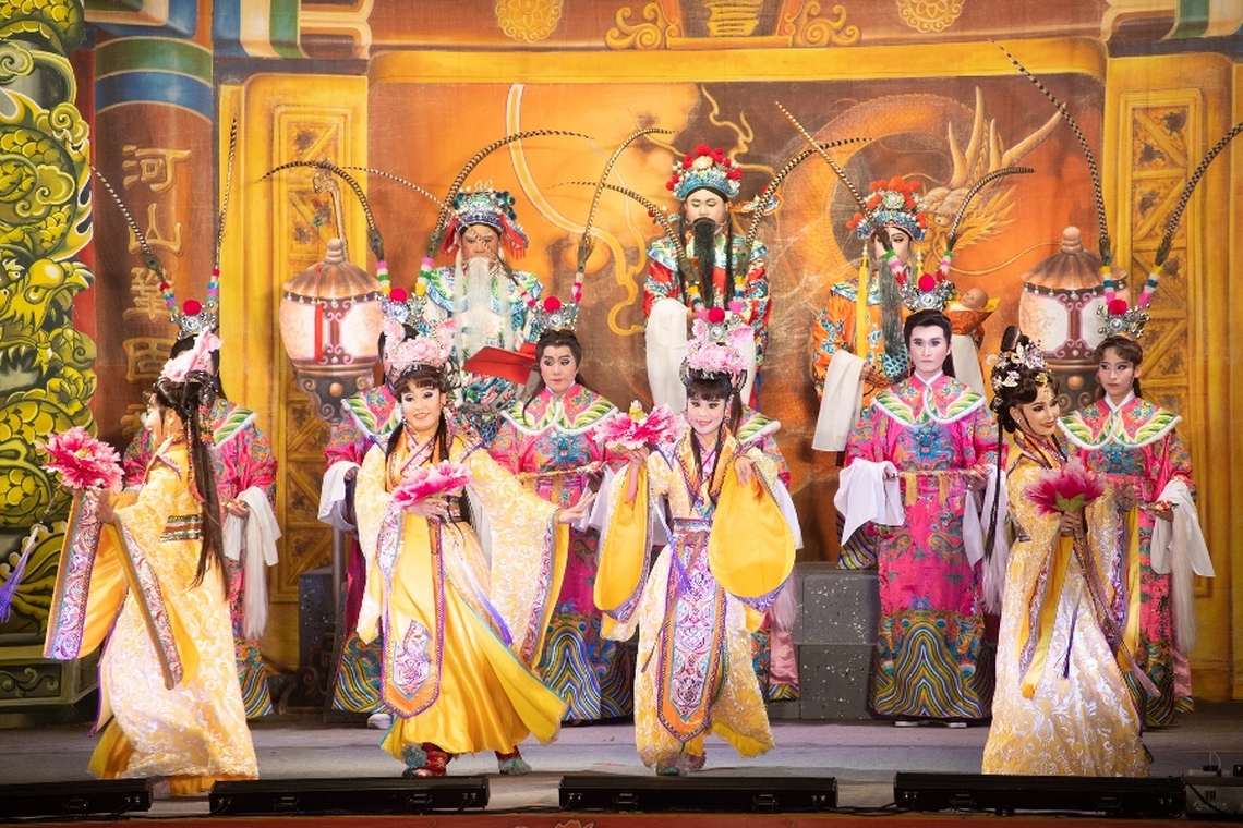 民間劇場重塑計畫 嘉義市九華山廟埕熱鬧首演!一連兩日人潮滿滿