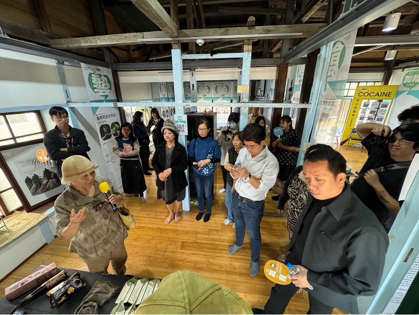 ▲現場參展與解說（圖:記者 陳致愷 翻攝）