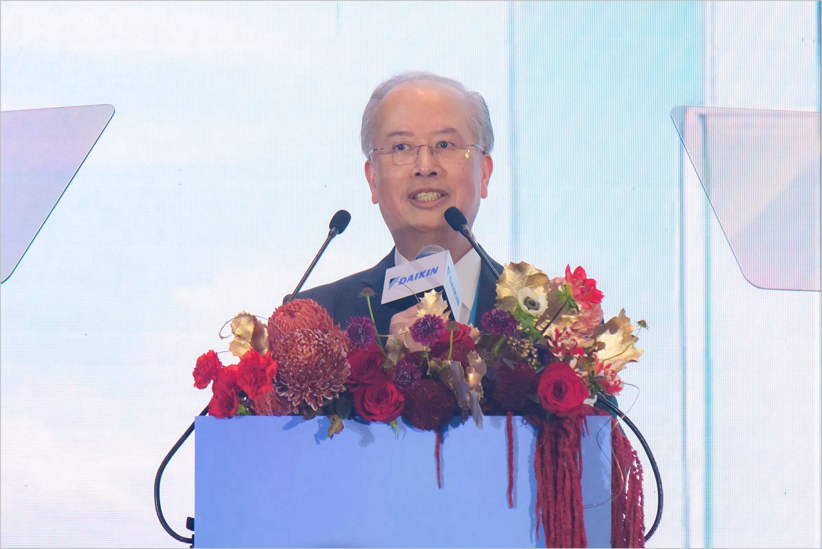 百年大金智慧領先全方位空氣及服務專家！