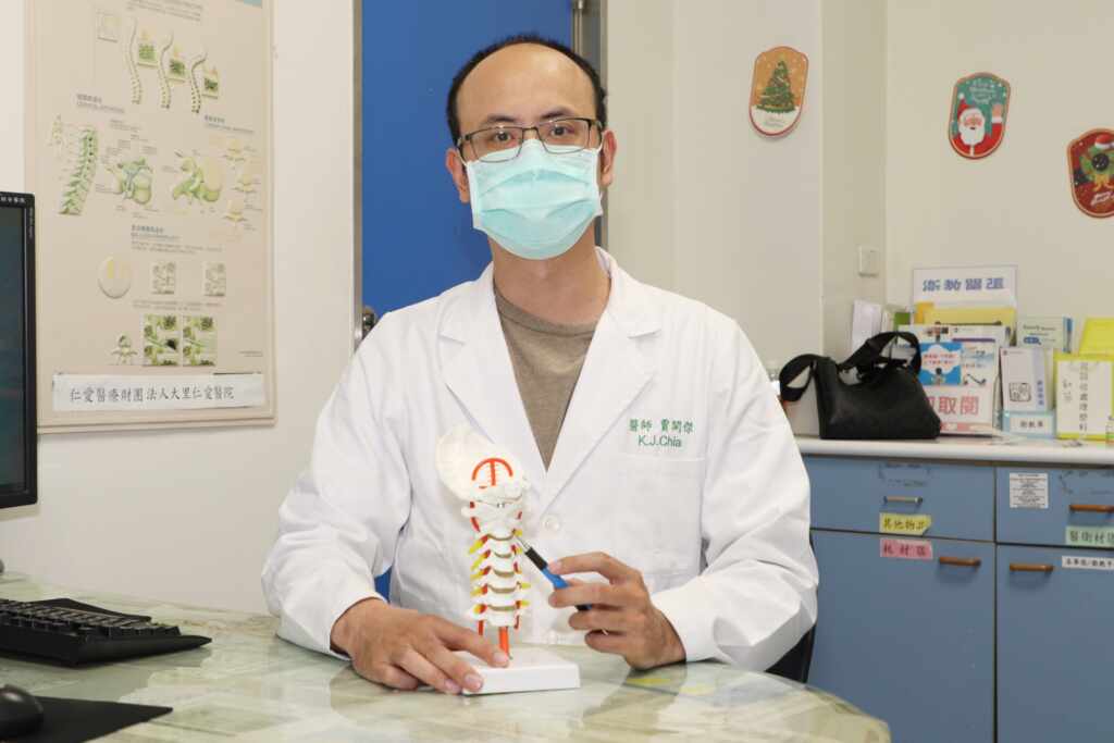 ▲賈開傑醫師表示,高位頸椎骨折是極危險的創傷,除了有可能四肢癱瘓外,嚴重甚至會導致死亡。(仁愛長庚合作聯盟醫院提供)