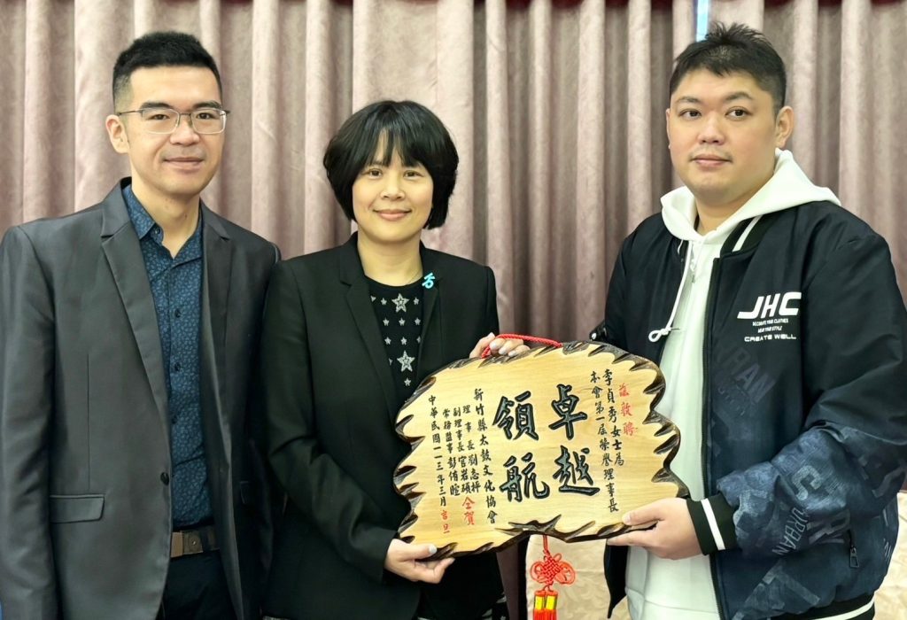 李貞秀(中)本身是新住民更長期關注新住民議題。(圖/記者林照東翻攝)