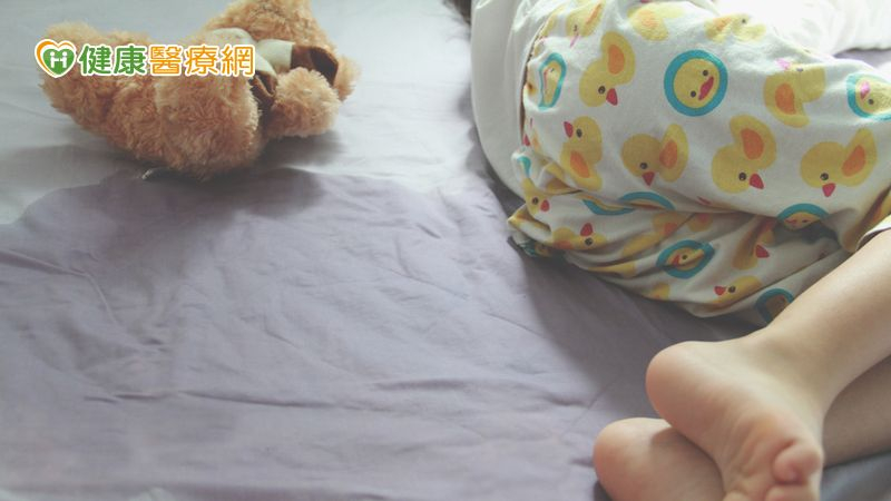 小兒尿床不責罰 中醫治療效果佳