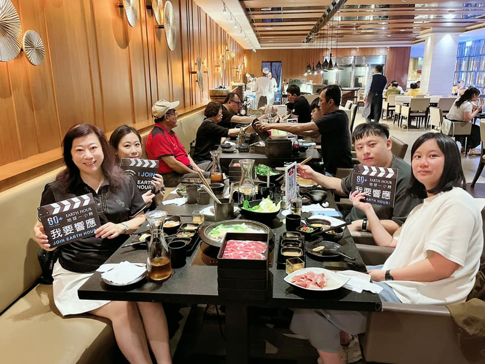 ▲高雄翰品酒店推出響應關燈合照抽好禮活動，邀請住宿與用餐的客人一起為環保永續盡心。（圖/翰品酒店提供）