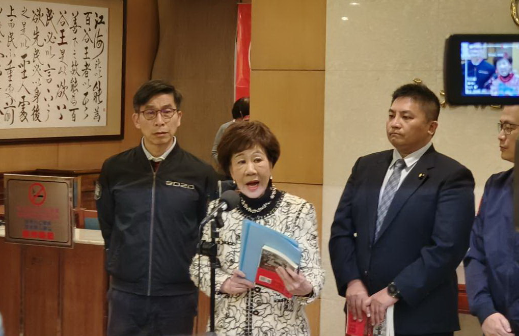 呂秀蓮大聲疾呼,期盼司法法制委員會敦促法務部針對本案重新從速調查,追究過去20年司法怠惰。(記者包克明 攝)