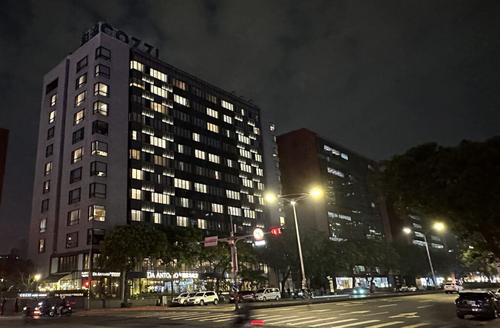 【和逸飯店.台北民生館】響應Earth Hour關燈一小時