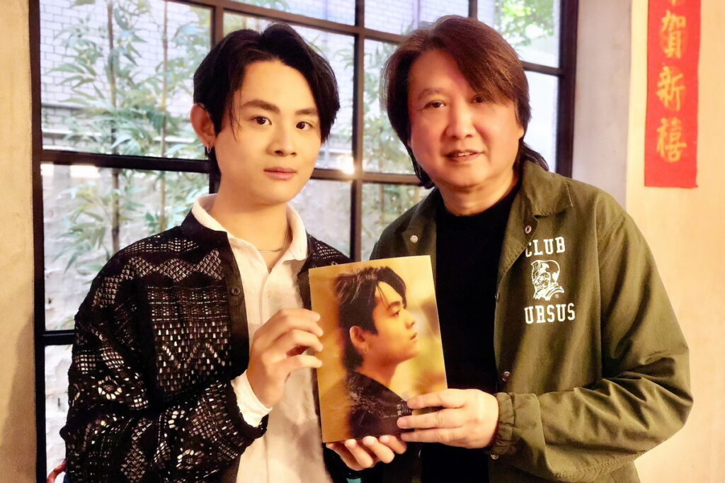 周治平還特別在個人官方社交平台F B鄭重介紹推薦吳胤呈的音樂。