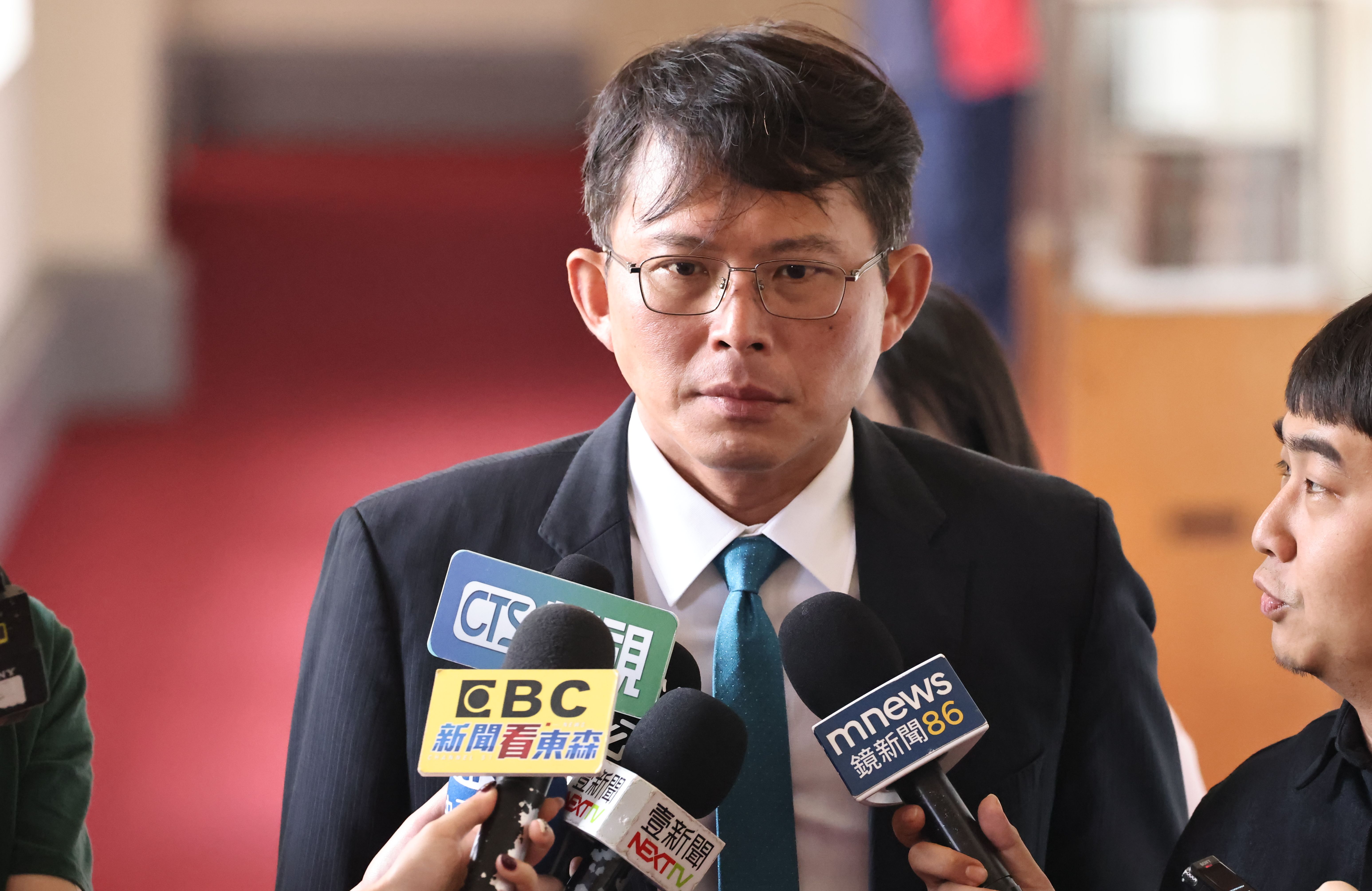 黃國昌21日指控,監察院長陳菊拿立院專供酒當輔選伴手禮,不過遭陳菊駁斥。資料照片/林啟弘攝