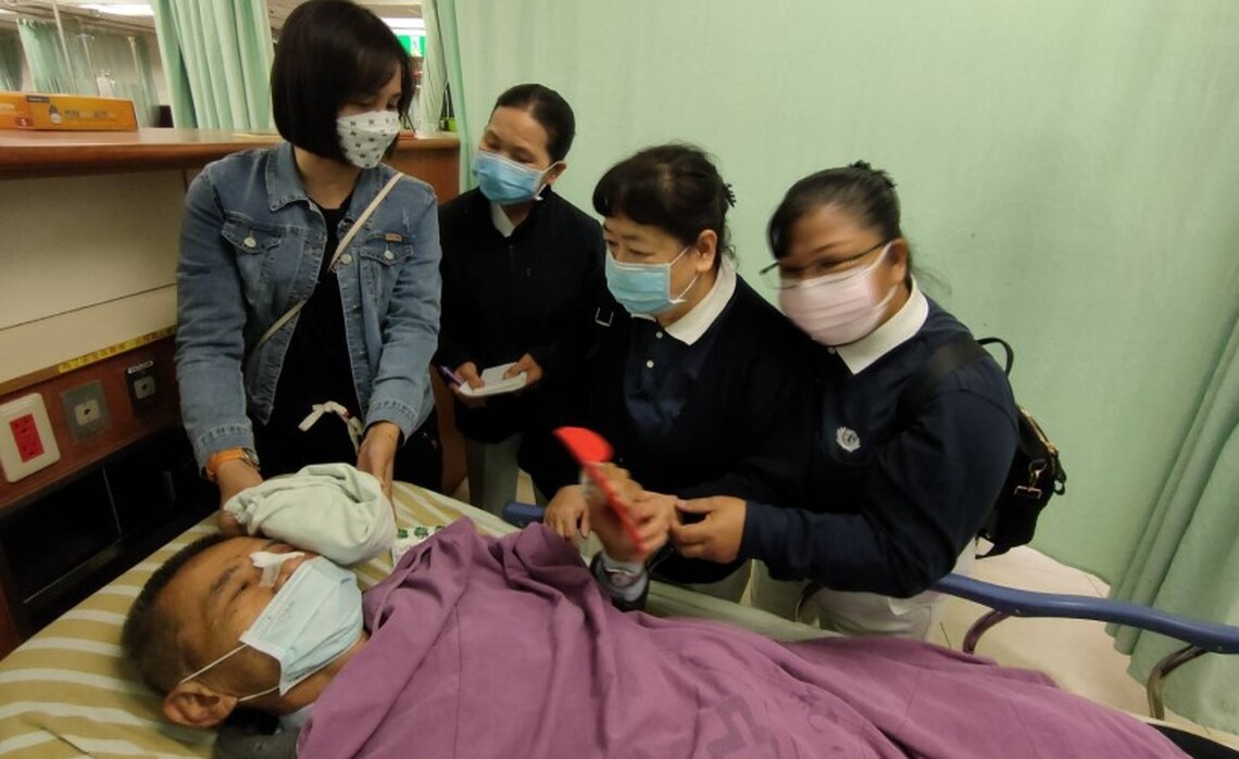 仁武區水管路昨晚發生重大車禍 慈濟志工第一時間抵達事故現場關懷