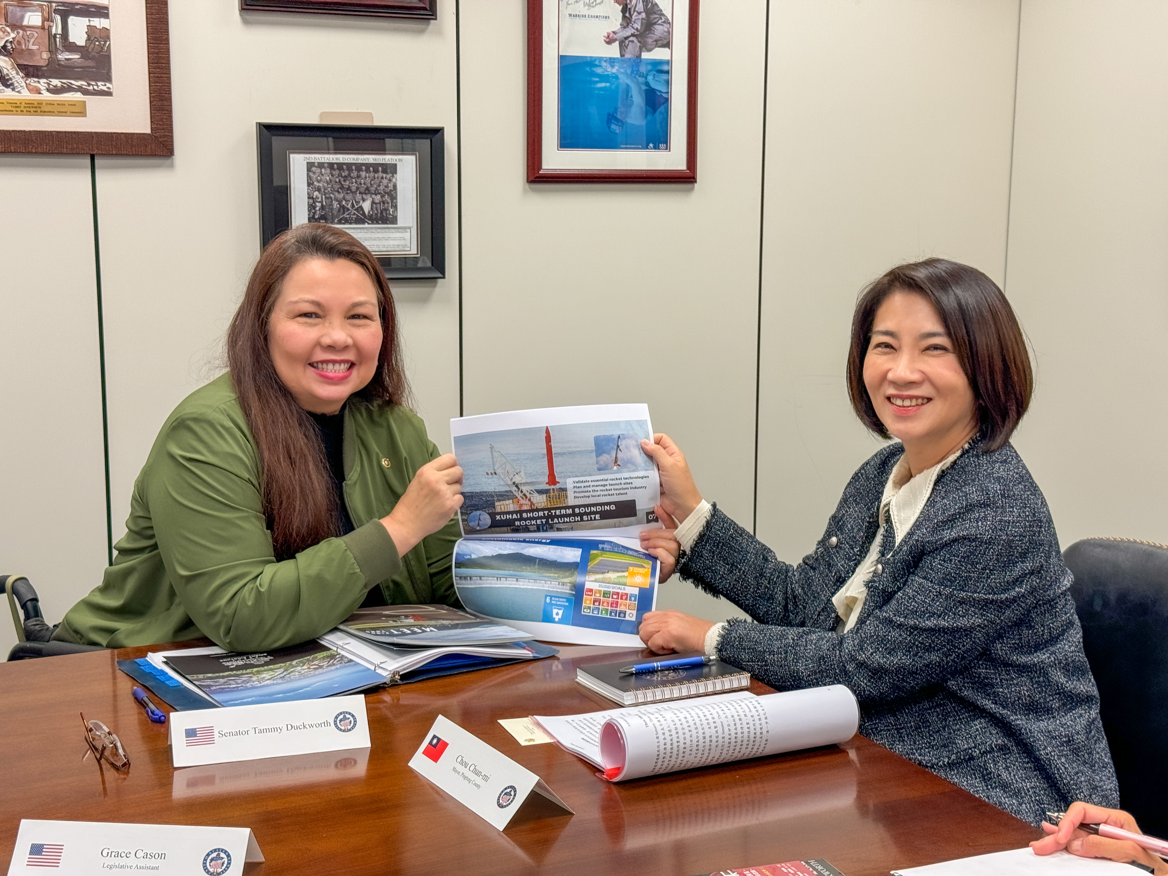 ▲周春米縣長與美參議員Tamm Duckworth(記者 黃婉柔 翻攝)