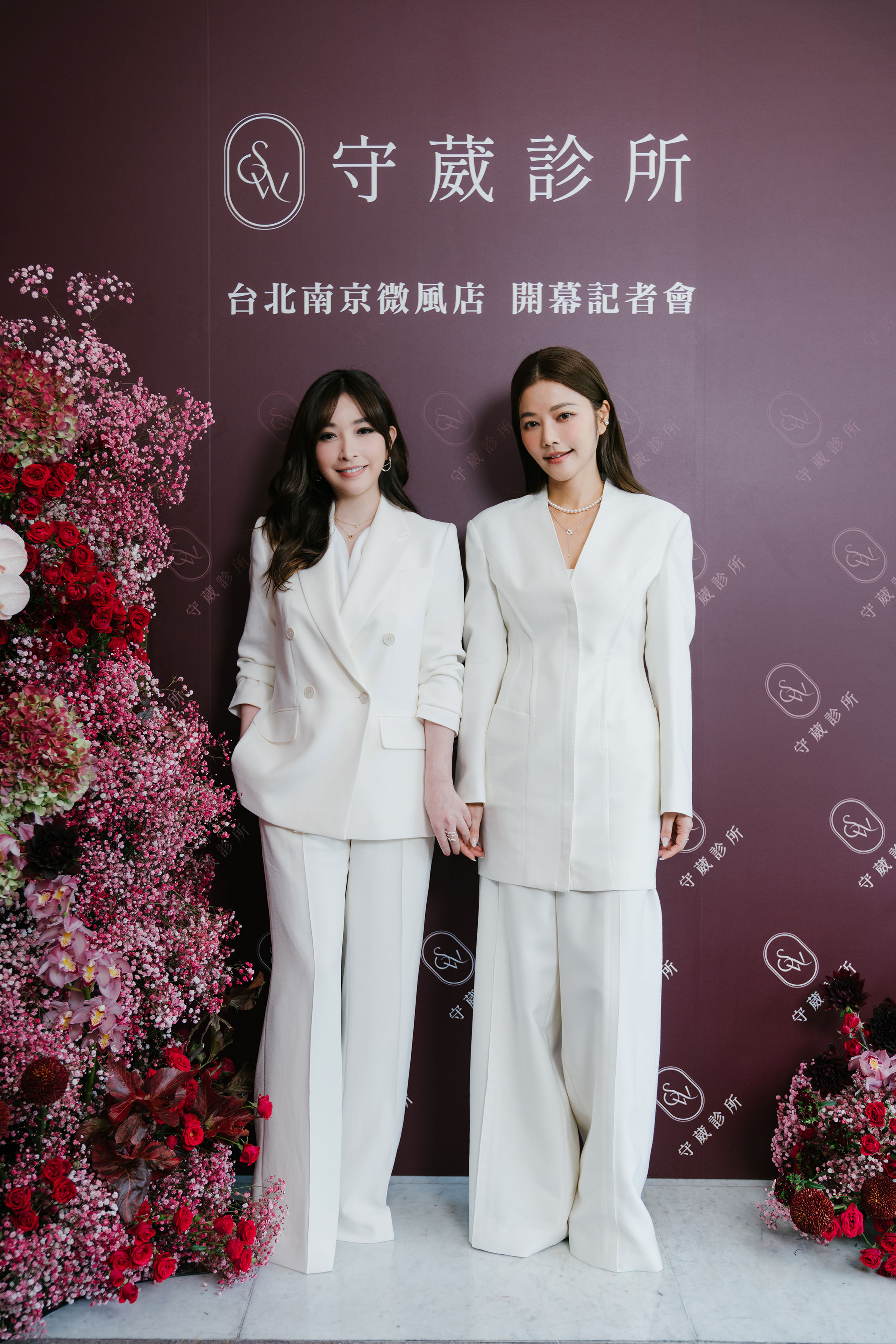 ▲守葳醫美集團品牌大使許維恩、許路兒出席台北南京微風店開幕活動。(圖/創新聞記者陳光蘊翻攝)