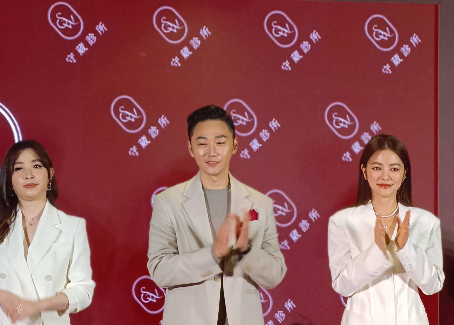 ▲守葳集團營運長韓睿毅開幕現場致詞(圖/創新聞記者陳光蘊翻攝)