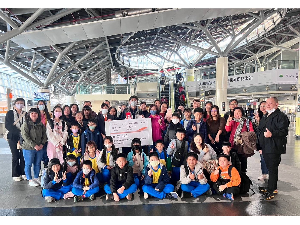 高鐵台南站送愛到偏鄉  新光國小提前歡度兒童節