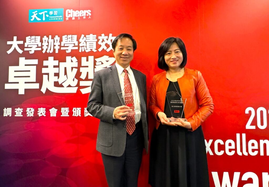東海大學與國立臺灣師範大學皆獲得辦學績效卓越的肯定,左為東海校長張國恩與臺師大教務長劉美慧(右)。(圖/東海大學提供)