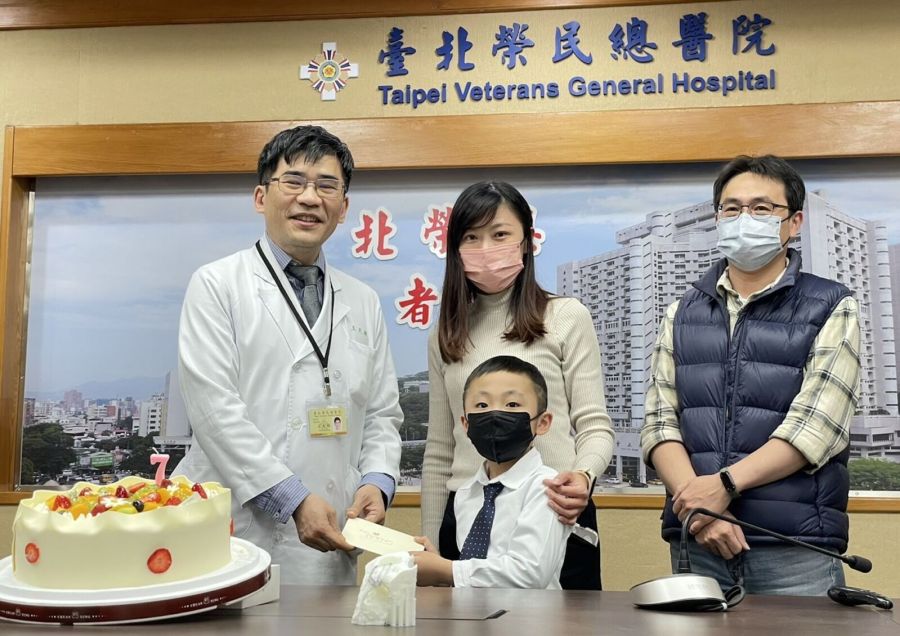男童「右臉凸凸」竟罹罕見惡瘤! 北榮醫護巧手「人骨拼圖」救命不留疤 208 男童「右臉凸凸」竟罹罕見惡瘤! 北榮醫護巧手「人骨拼圖」救命不留疤 207
