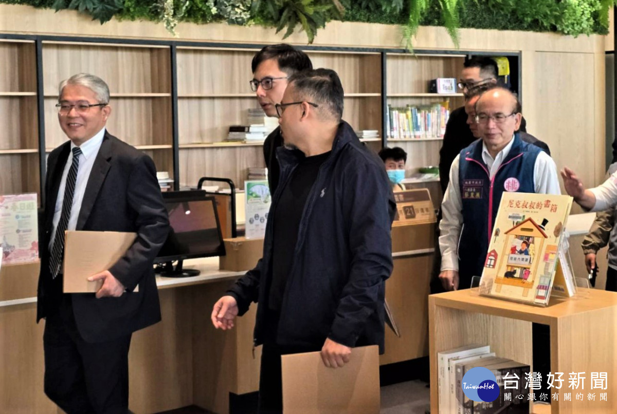 化解社宅租金歧見,立院內政委員會率團蒞桃考察。