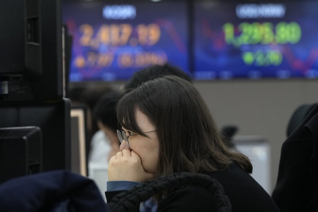 中國股市已被美元入侵　濫發的美元默默偷兌人民幣