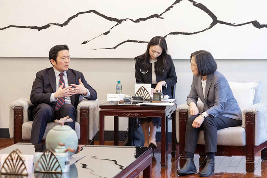 ▲總統蔡英文感謝美國及歐、亞等理念相近國家，不斷在各種國際場合呼籲維持臺海的和平穩定，讓世界更加重視臺灣。（總統府提供）
