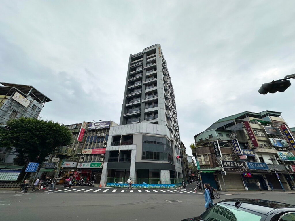 富品建設三重富品苑外觀照（富品建設提供）